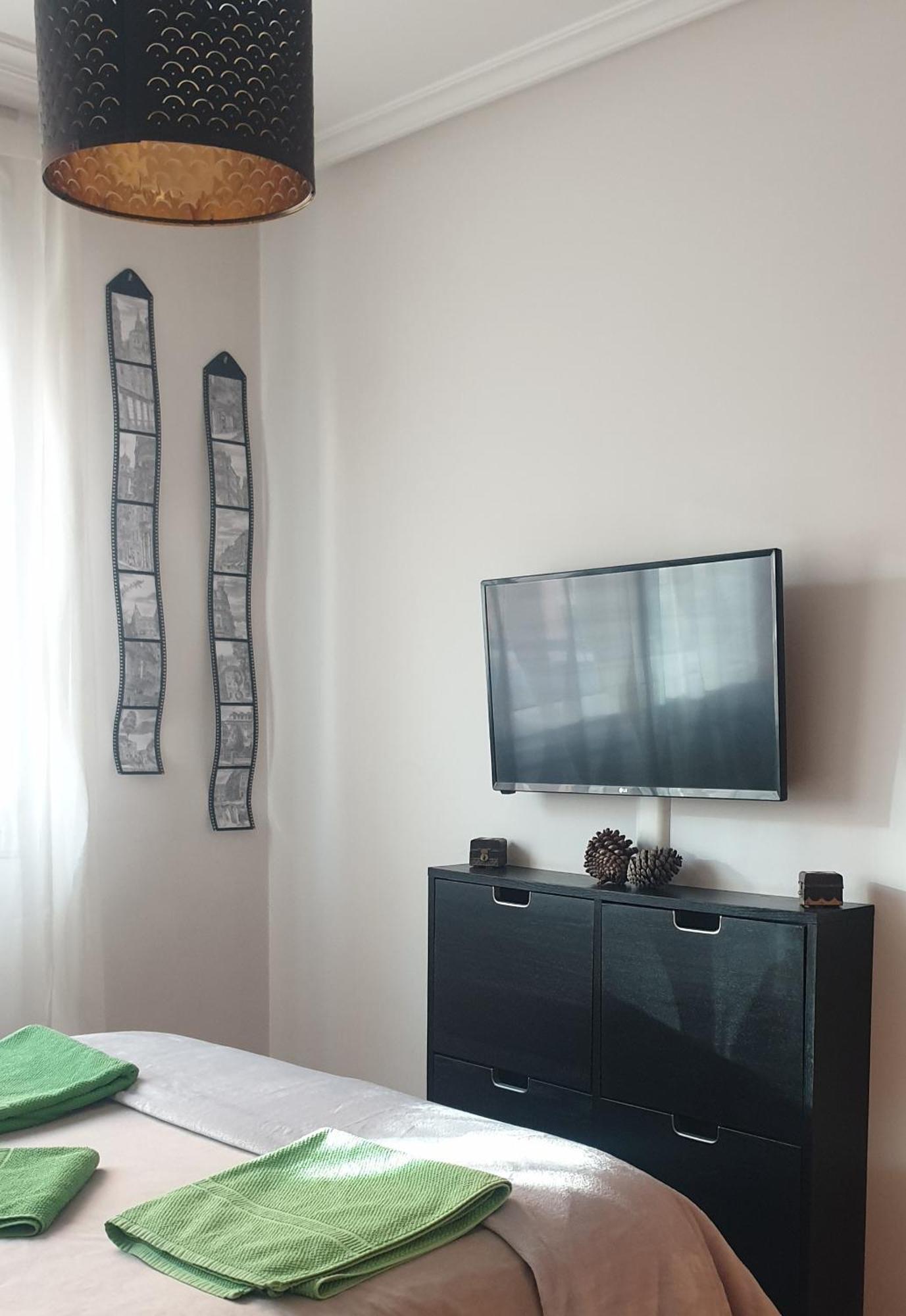 Apartamento "Los Prados" Wifi Y Parking Oviedo Luaran gambar